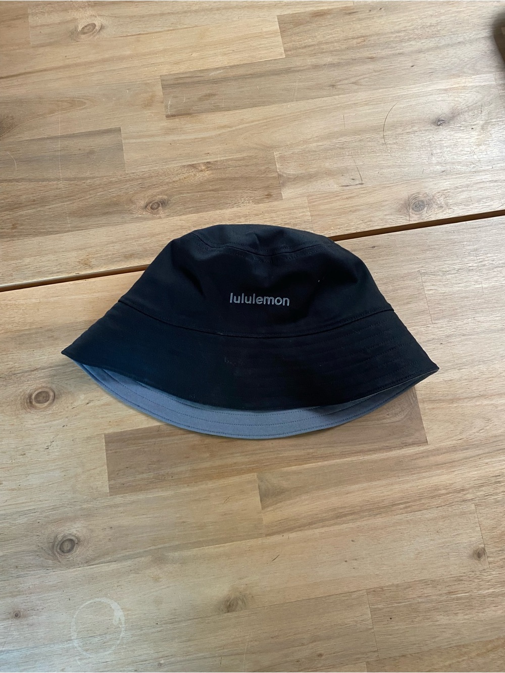 lululemon athletica Reversible Black and Gray Bucket Hat